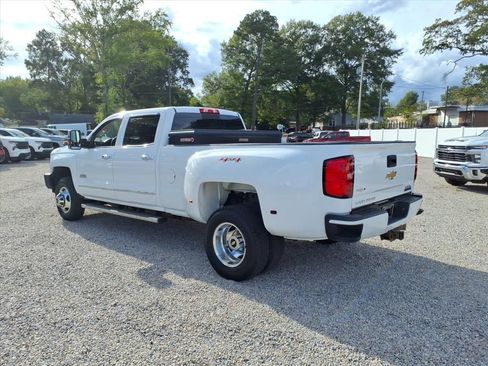 Used 2015 Chevrolet Silverado 3500 High Country w/ Duramax Plus Package image 5