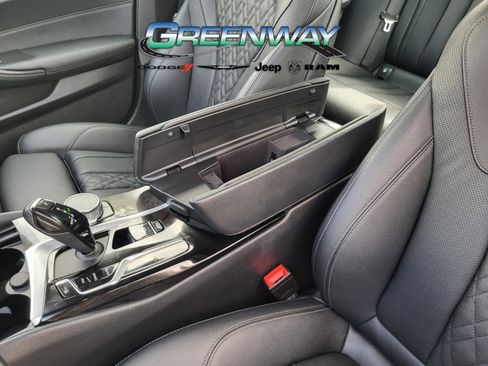 Used 2023 BMW 530i w/ Convenience Package image 40