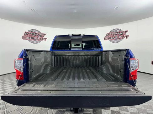 Used 2021 Nissan Titan SV w/ SV Convenience Package AWD/4WD image 28