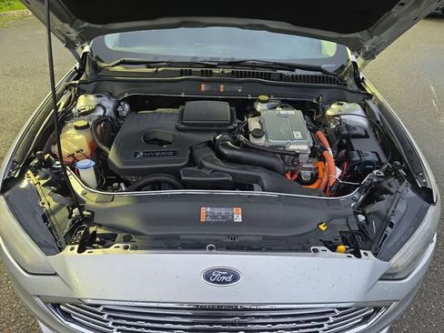 Used 2018 Ford Fusion SE image 29