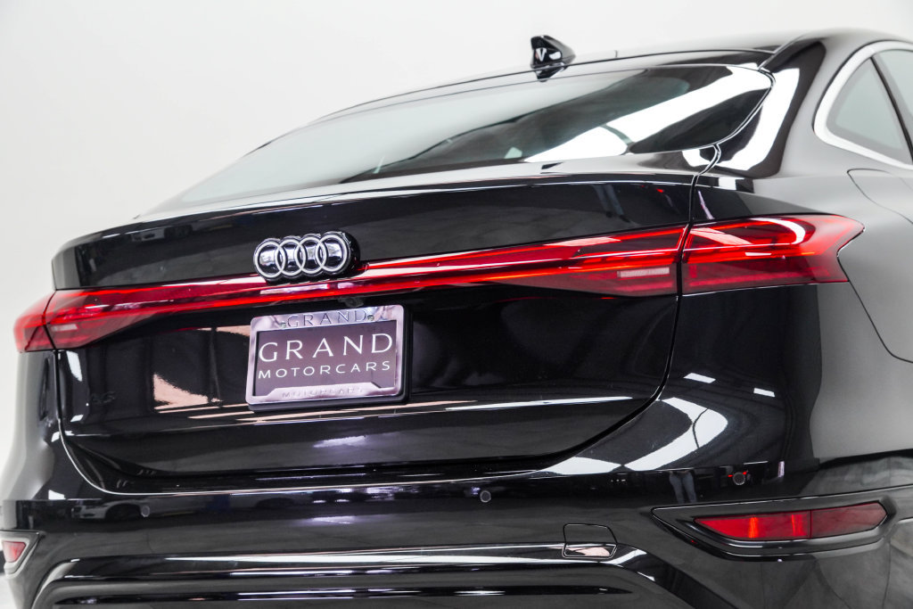 Used 2025 Audi A6 e-tron Premium w/ Ultra Package RWD image 14