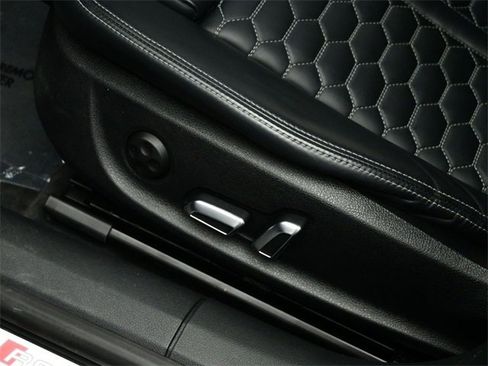 Used 2016 Audi RS 7 Prestige image 31