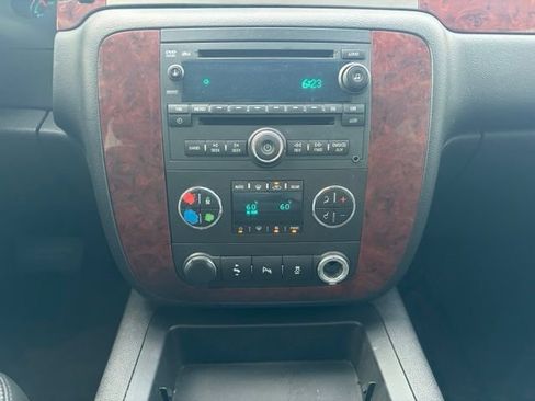 Used 2012 Chevrolet Suburban LT AWD/4WD image 11