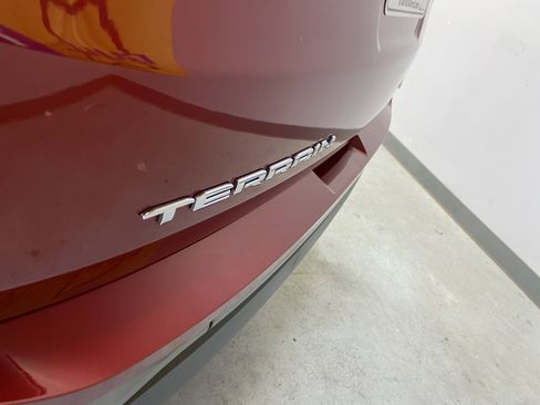 Used 2023 GMC Terrain AT4 image 17