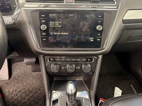Used 2019 Volkswagen Tiguan SEL Premium AWD/4WD image 10