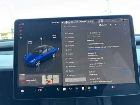 Used 2023 Tesla Model Y Long Range image 25