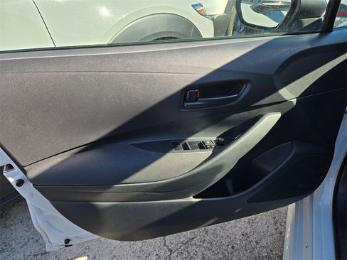 Used 2025 Toyota Corolla LE image 5