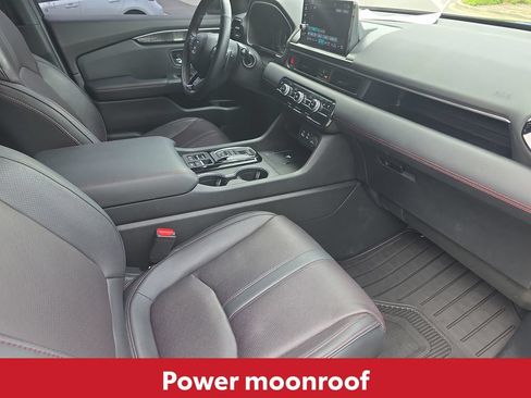 Used 2025 Honda Pilot Black Edition image 16