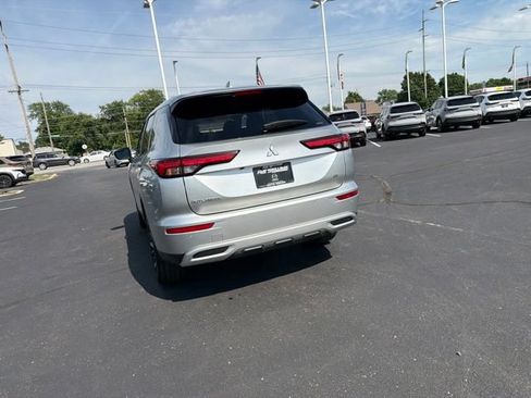 Used 2024 Mitsubishi Outlander SE AWD/4WD image 13