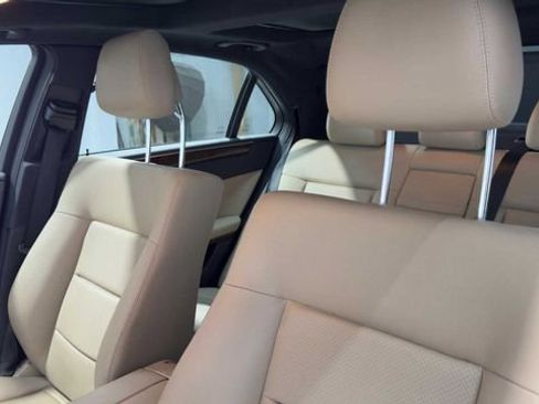 Used 2010 Mercedes-Benz E 350 Sedan image 23