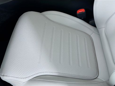 Used 2026 Mercedes-Benz C 300 4MATIC Sedan image 25