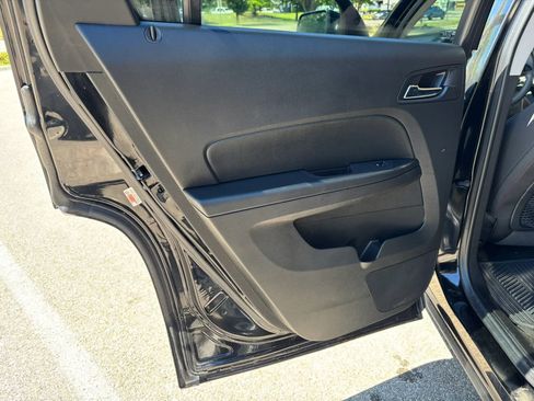 Used 2017 GMC Terrain SLE FWD image 25