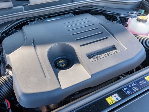 New 2026 Land Rover Range Rover SE image 24