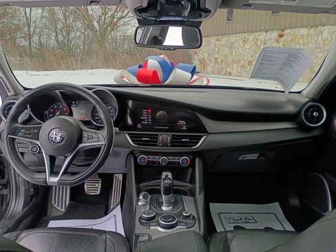 Used 2017 Alfa Romeo Giulia AWD image 12