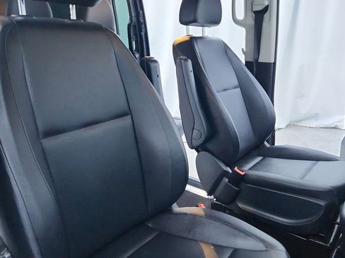 Used 2023 Mercedes-Benz Metris Passenger image 25