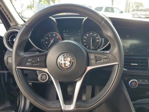 Used 2019 Alfa Romeo Giulia Sport w/ Nero Edizione image 28