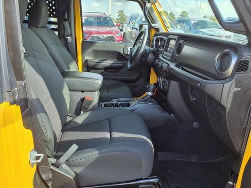 Used 2021 Jeep Wrangler Sport S image 19