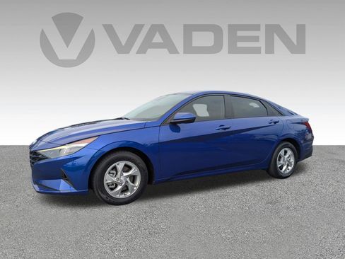 Used 2023 Hyundai Elantra SE FWD image 2