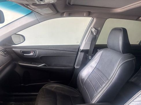 Used 2015 Toyota Camry XLE w/ Moonroof Package image 23