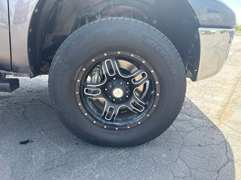 Used 2012 Toyota Tundra 4x4 CrewMax w/ TRD Off-Road Pkg image 2