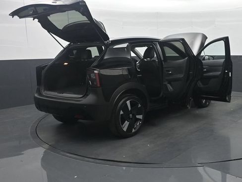 Used 2026 Nissan Kicks SR FWD image 40