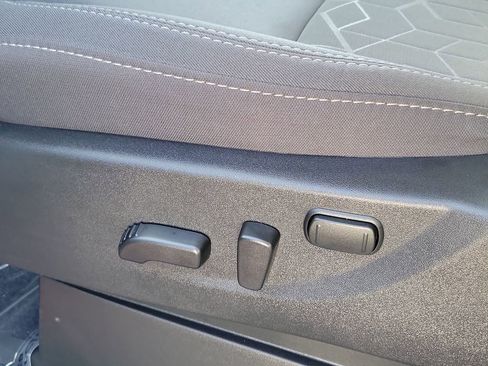 Certified 2025 Nissan Frontier SV w/ Tow Package image 15