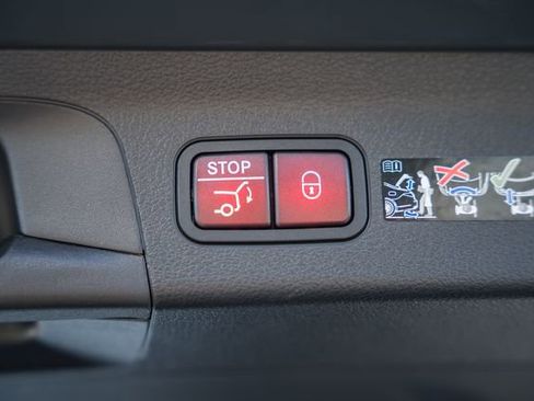 New 2026 Mercedes-Benz GLS 450 4MATIC image 11
