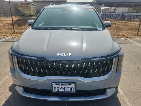 Certified 2025 Kia Carnival EX FWD image 2
