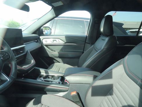 Used 2025 Ford Explorer ST-Line image 7