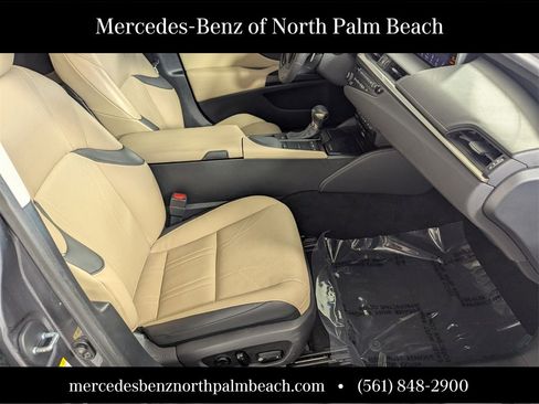 Used 2019 Lexus ES 350 Ultra Luxury image 32