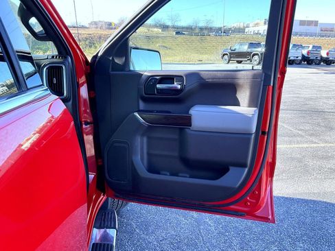 Used 2019 GMC Sierra 1500 SLT w/ SLT Premium Package image 16