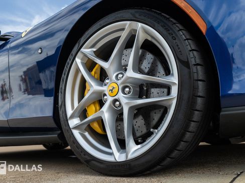 Used 2025 Ferrari Roma Spider RWD image 20