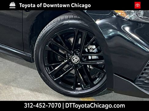 Used 2025 Toyota Camry SE AWD/4WD image 2