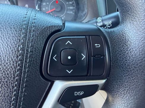 Used 2017 Toyota Sienna LE AWD/4WD image 18