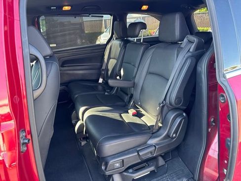 Used 2025 Honda Odyssey Sport-L image 15