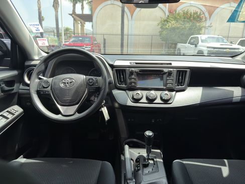 Used 2017 Toyota RAV4 LE w/ Carpet Mat Package AWD/4WD image 20