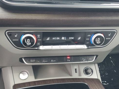 Used 2022 Audi Q5 2.0T Premium w/ Convenience Package image 32