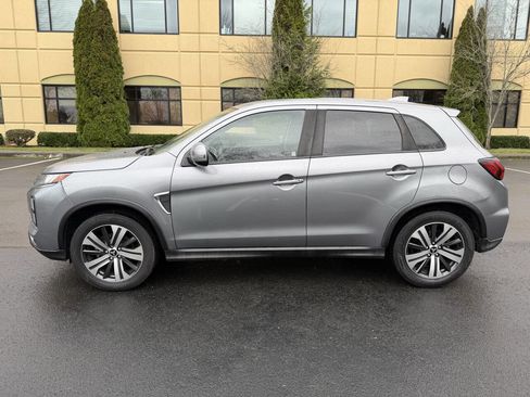 Used 2020 Mitsubishi Outlander Sport Black Edition image 9