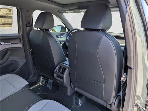 New 2026 Volkswagen Tiguan SE R-Line FWD image 29