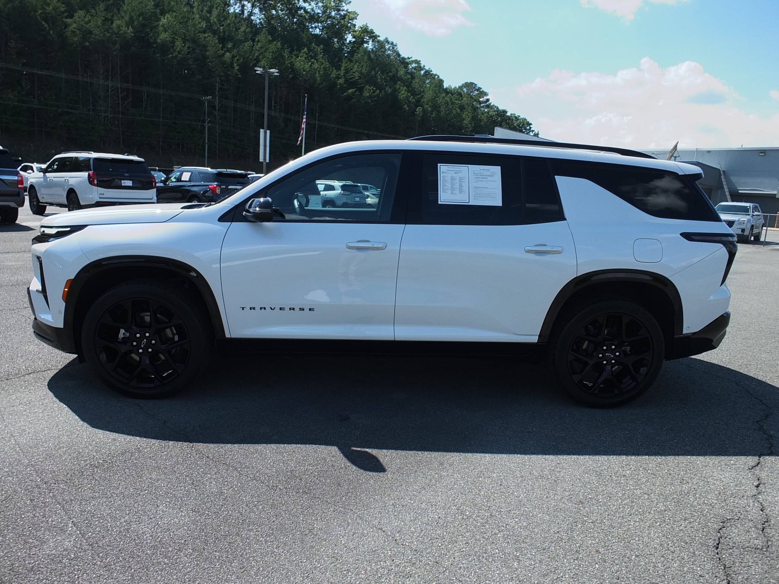 Used 2025 Chevrolet Traverse RS w/ LPO, Floor Liner Package FWD image 6