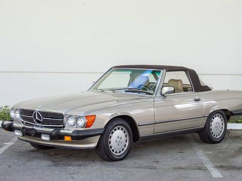 Used 1989 Mercedes-Benz 560 SL image 3