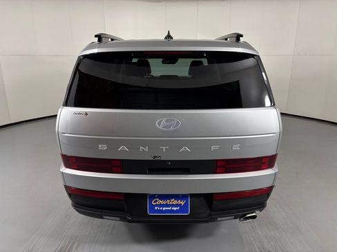 Used 2025 Hyundai Santa Fe SEL FWD image 7