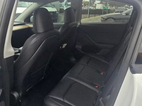 Used 2023 Tesla Model Y 2WD image 11