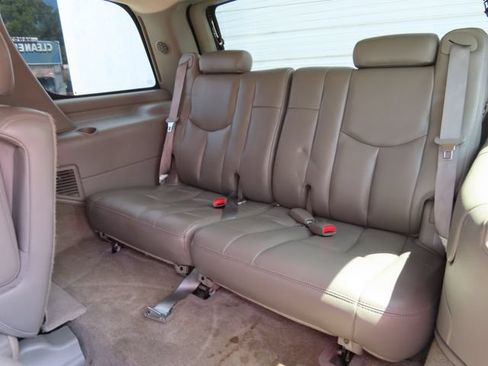 Used 2006 Chevrolet Tahoe LT w/ LT Preferred Equipment Group AWD/4WD image 10