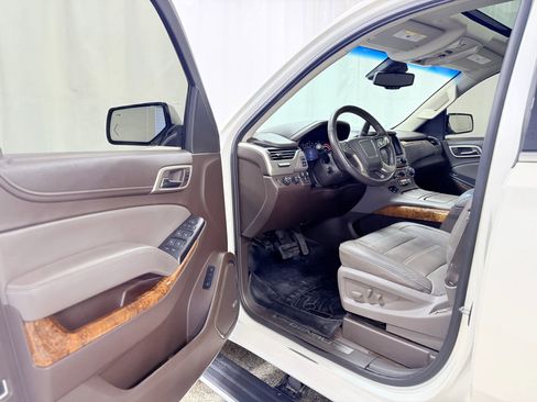 Used 2015 GMC Yukon Denali w/ Premium Package image 10