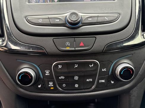 Certified 2024 Chevrolet Equinox RS AWD/4WD image 31
