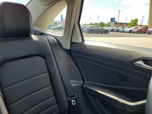 Used 2023 Volkswagen Jetta SE w/ Panoramic Sunroof Package FWD image 10