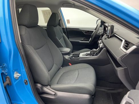 Used 2020 Toyota RAV4 LE image 42