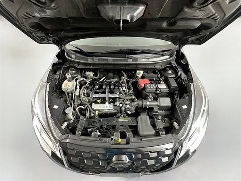 Used 2021 Nissan Kicks S image 27