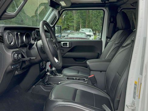 Used 2023 Jeep Wrangler Unlimited Sahara w/ Cold Weather Group image 15